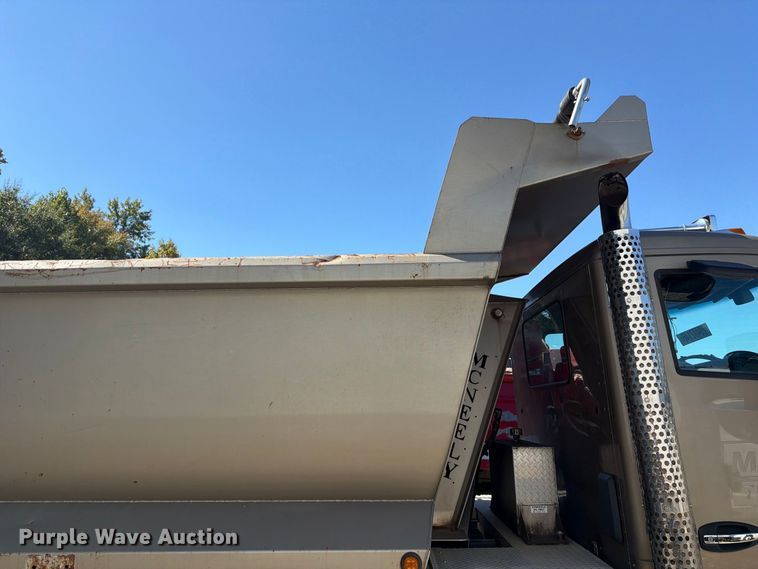 image for item YA5510 2020 Kenworth T880 dump truck