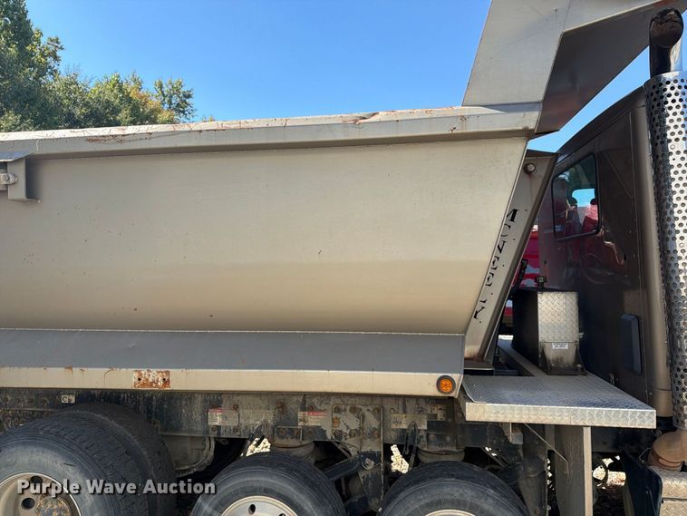 image for item YA5510 2020 Kenworth T880 dump truck