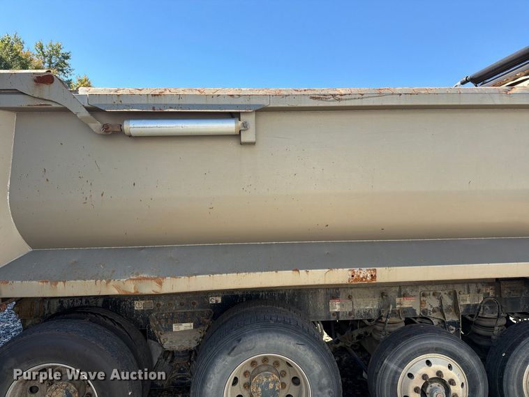 image for item YA5510 2020 Kenworth T880 dump truck