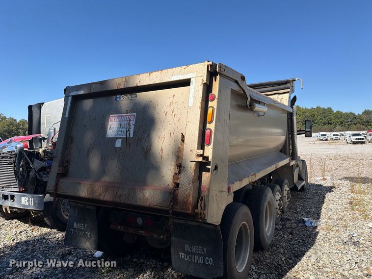 image for item YA5510 2020 Kenworth T880 dump truck
