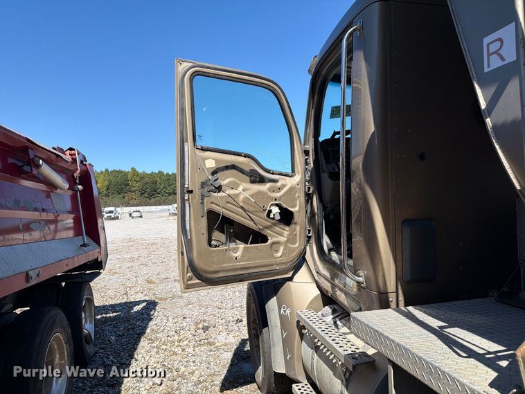image for item YA5510 2020 Kenworth T880 dump truck