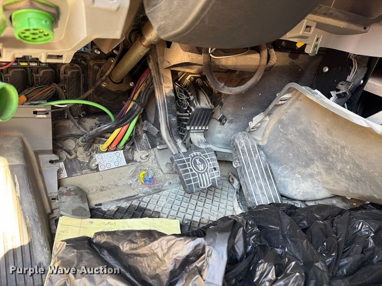 image for item YA5510 2020 Kenworth T880 dump truck