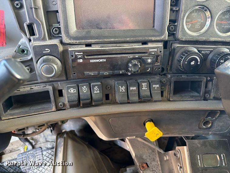image for item YA5510 2020 Kenworth T880 dump truck