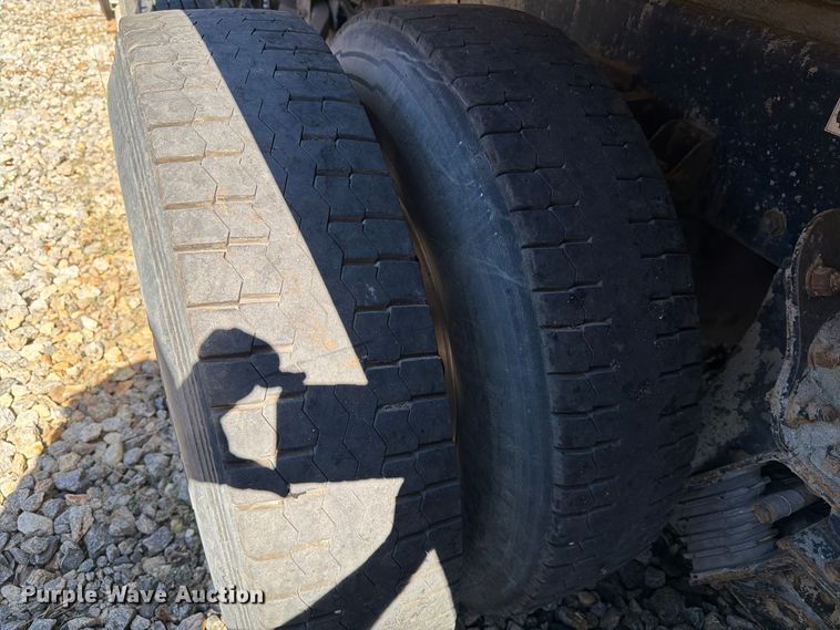 image for item YA5510 2020 Kenworth T880 dump truck