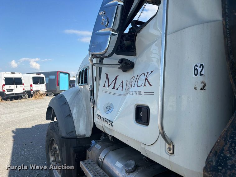 image for item YA5514 2015 Mack Granite dump truck