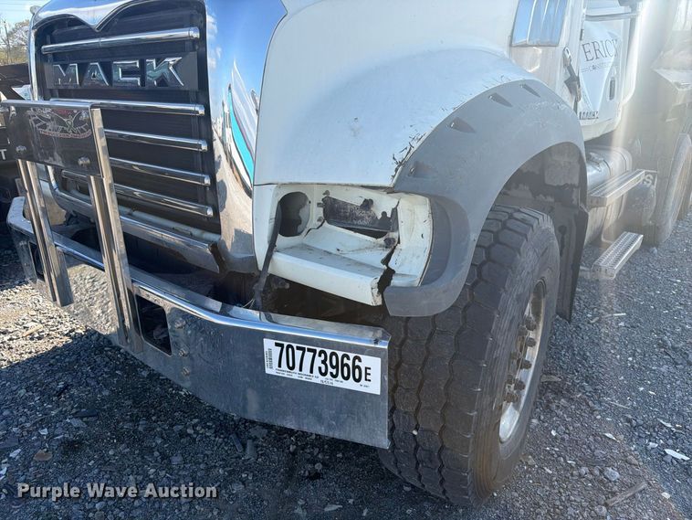 image for item YA5514 2015 Mack Granite dump truck