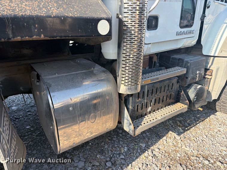 image for item YA5514 2015 Mack Granite dump truck