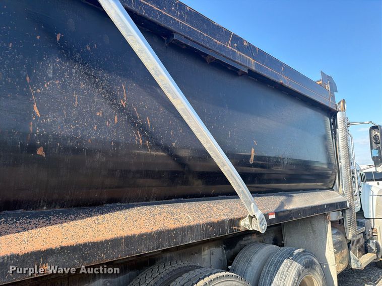 image for item YA5514 2015 Mack Granite dump truck