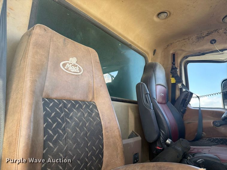 image for item YA5514 2015 Mack Granite dump truck