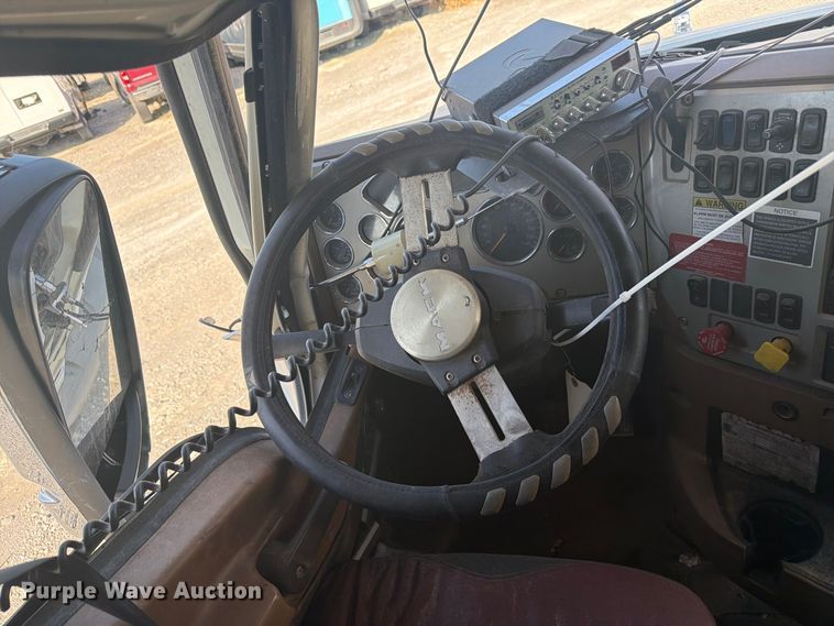 image for item YA5514 2015 Mack Granite dump truck