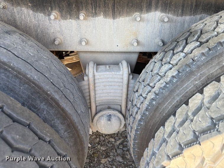 image for item YA5514 2015 Mack Granite dump truck