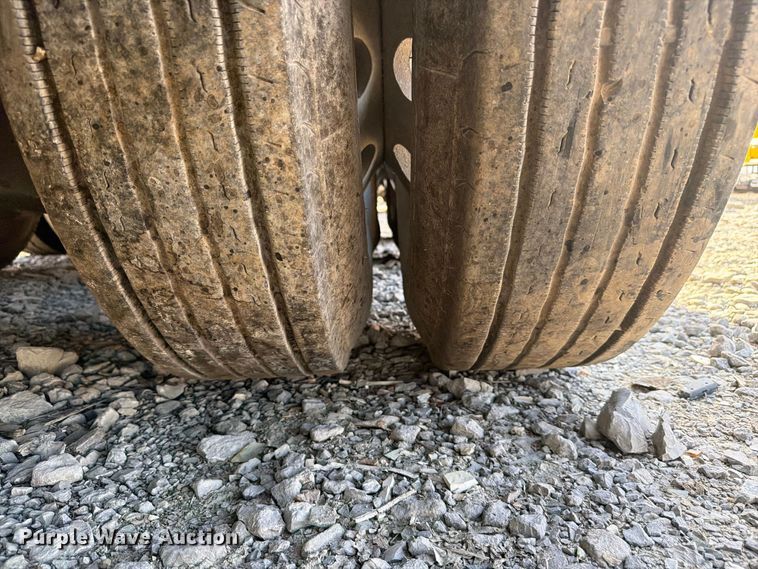image for item YA5514 2015 Mack Granite dump truck