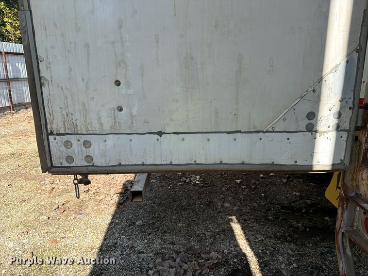 image for item YA5516 2005 Wabash DVCVHPC dry van trailer