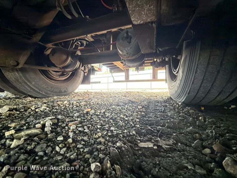 image for item YA5516 2005 Wabash DVCVHPC dry van trailer