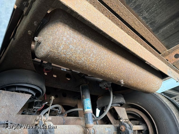image for item YA5516 2005 Wabash DVCVHPC dry van trailer