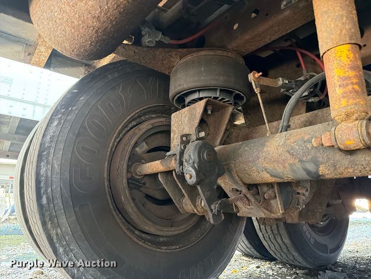 image for item YA5517 2005 Wabash DVCVHPC dry van trailer