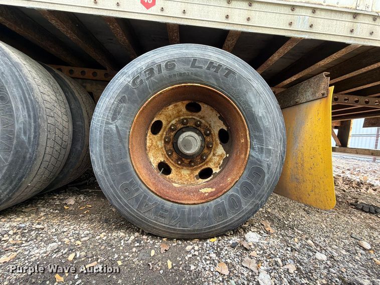 image for item YA5517 2005 Wabash DVCVHPC dry van trailer