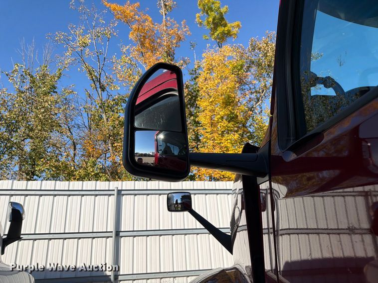 image for item YA5544 2023 Peterbilt 579 semi truck