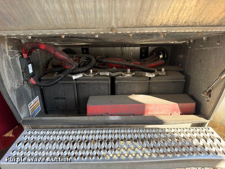 image for item YA5544 2023 Peterbilt 579 semi truck