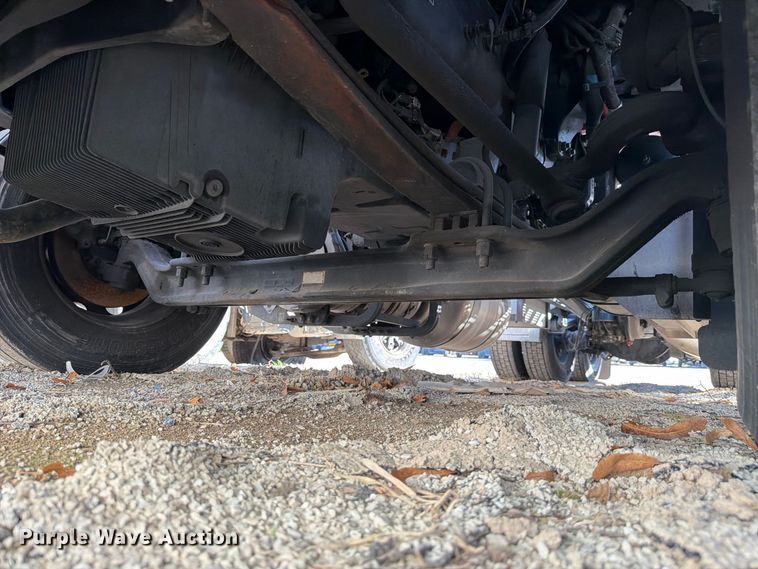 image for item YA5544 2023 Peterbilt 579 semi truck