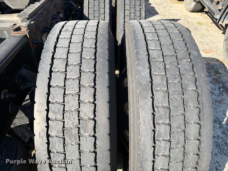 image for item YA5544 2023 Peterbilt 579 semi truck