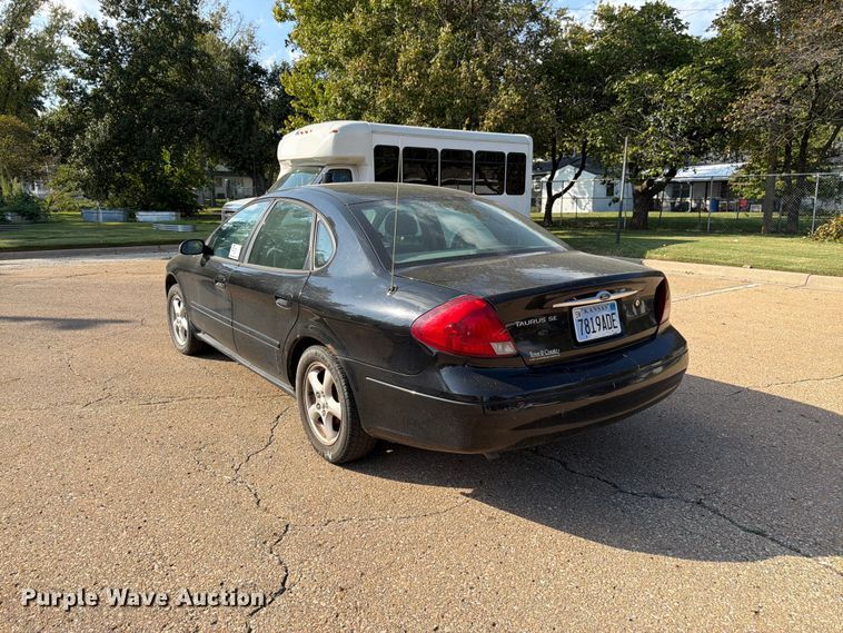 image for item DT3064 2003 Ford Taurus 