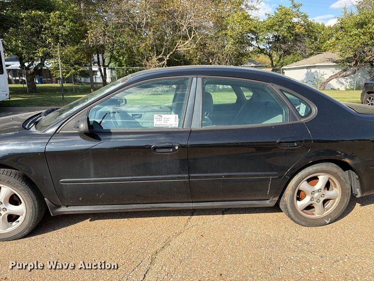 image for item DT3064 2003 Ford Taurus 
