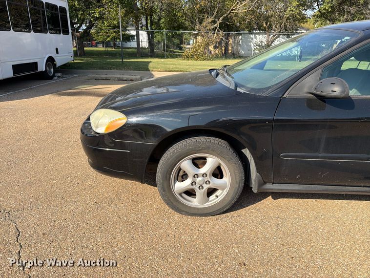 image for item DT3064 2003 Ford Taurus 