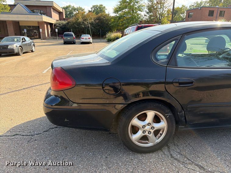 image for item DT3064 2003 Ford Taurus 