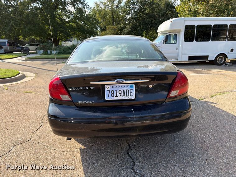 image for item DT3064 2003 Ford Taurus 