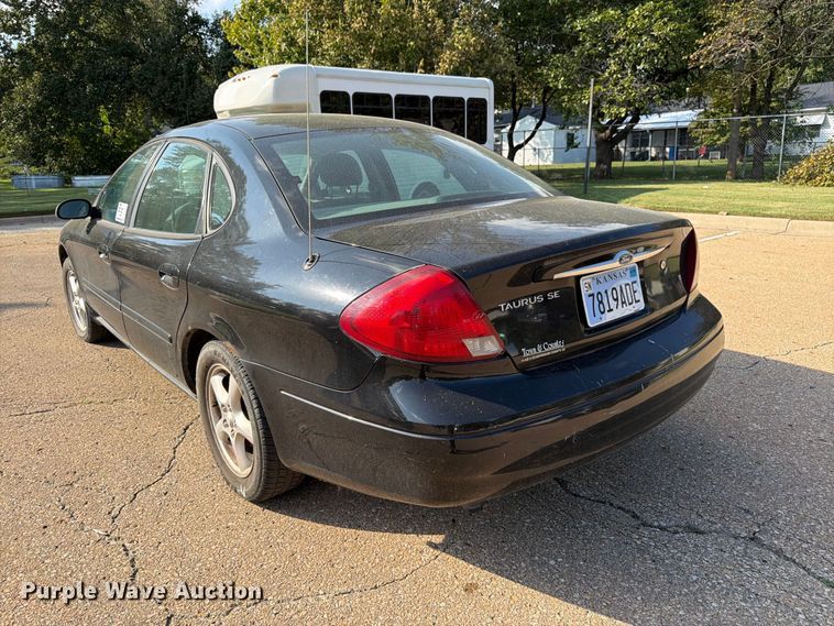 image for item DT3064 2003 Ford Taurus 