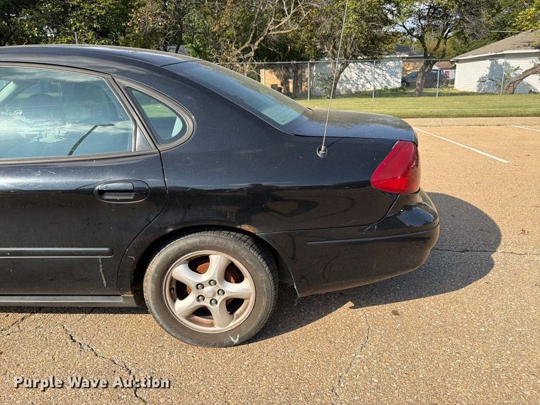 image for item DT3064 2003 Ford Taurus 