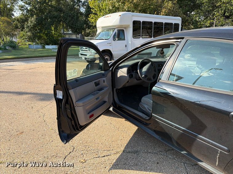 image for item DT3064 2003 Ford Taurus 