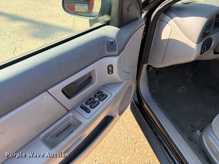image for item DT3064 2003 Ford Taurus 
