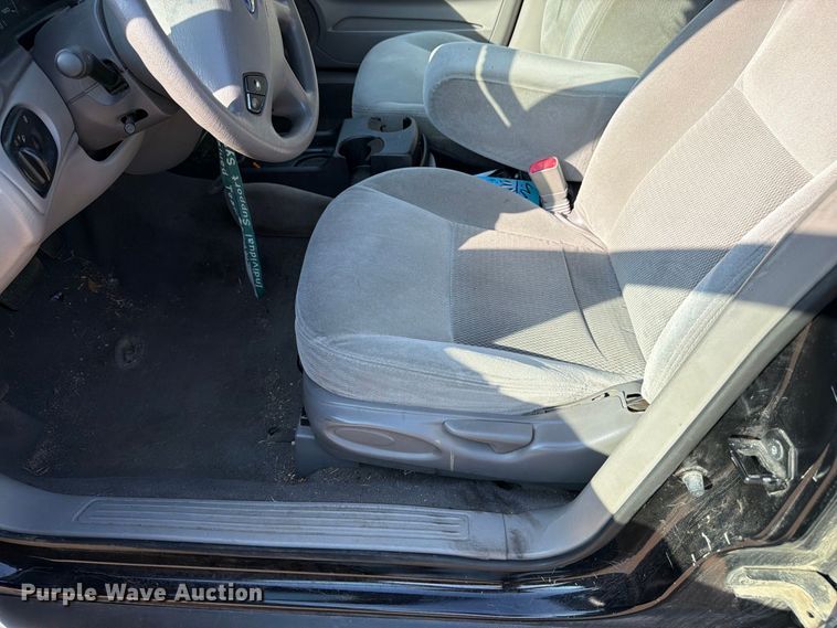 image for item DT3064 2003 Ford Taurus 
