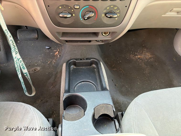 image for item DT3064 2003 Ford Taurus 