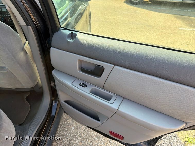 image for item DT3064 2003 Ford Taurus 