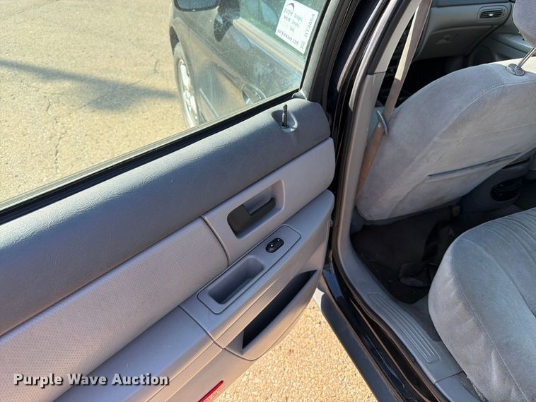 image for item DT3064 2003 Ford Taurus 