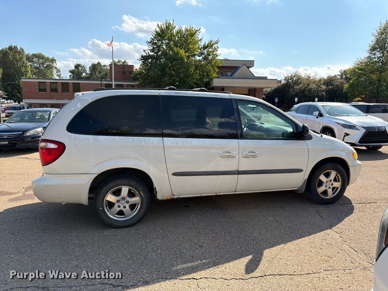 image for item DT3065 2003 Dodge Grand Caravan van