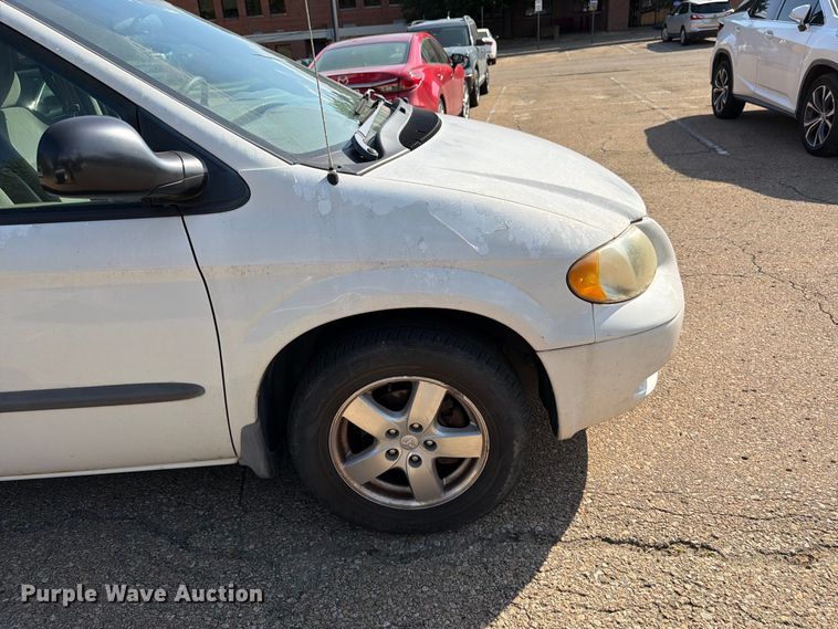 image for item DT3065 2003 Dodge Grand Caravan van