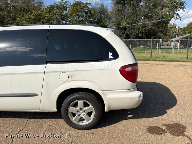 image for item DT3065 2003 Dodge Grand Caravan van