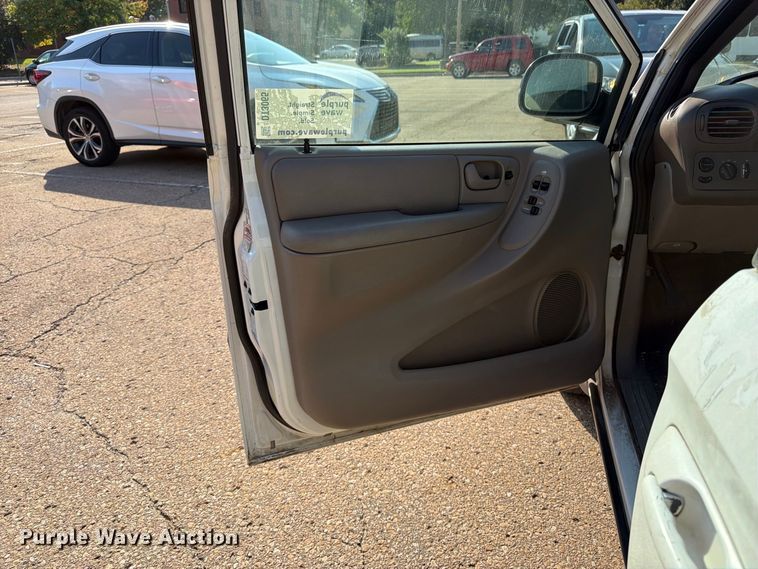 image for item DT3065 2003 Dodge Grand Caravan van