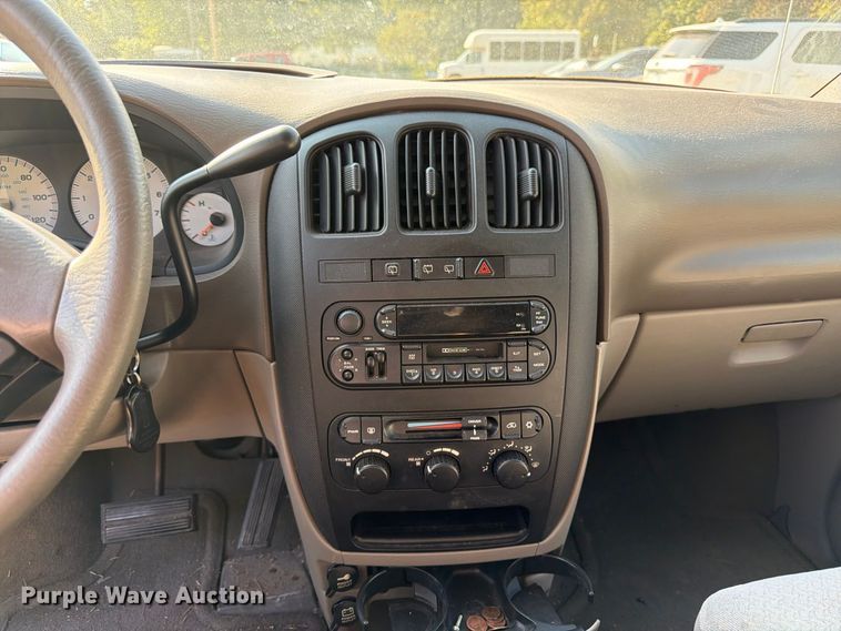 image for item DT3065 2003 Dodge Grand Caravan van