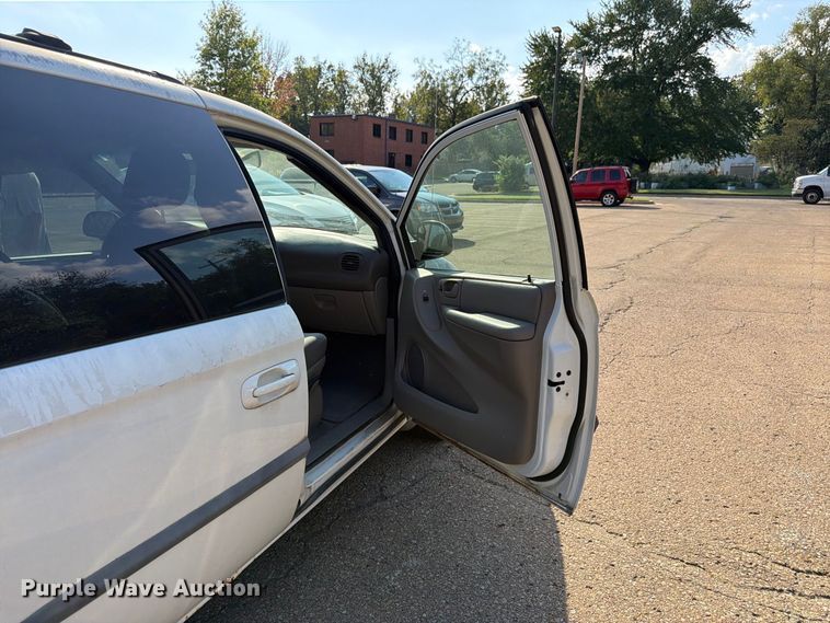 image for item DT3065 2003 Dodge Grand Caravan van