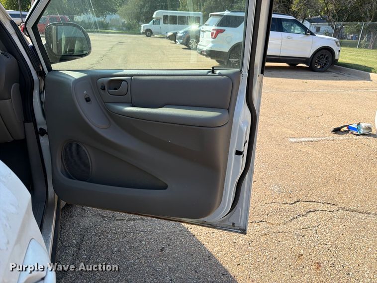 image for item DT3065 2003 Dodge Grand Caravan van