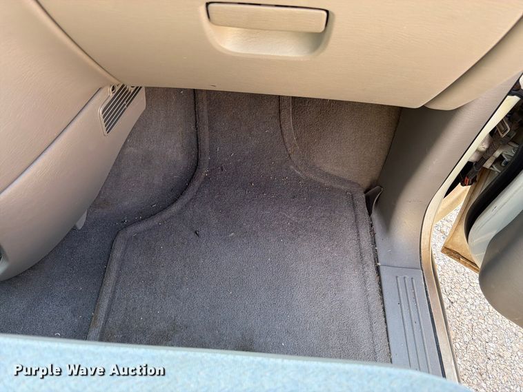 image for item DT3065 2003 Dodge Grand Caravan van
