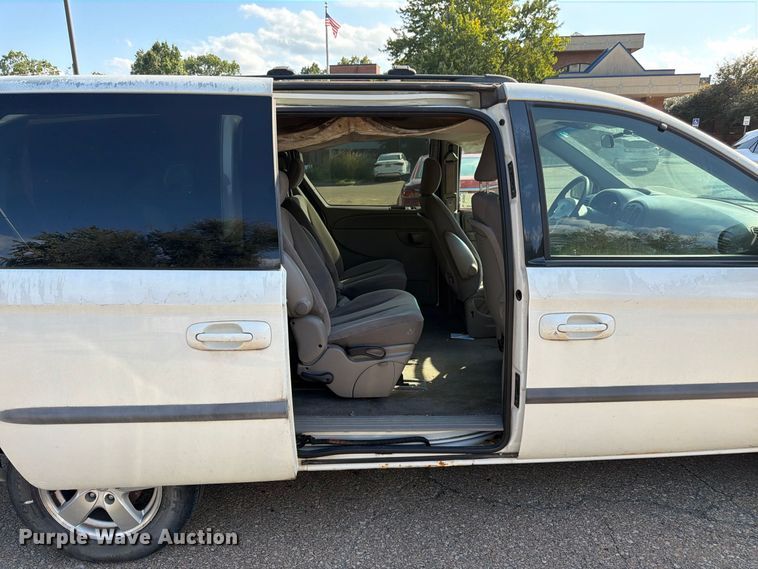 image for item DT3065 2003 Dodge Grand Caravan van