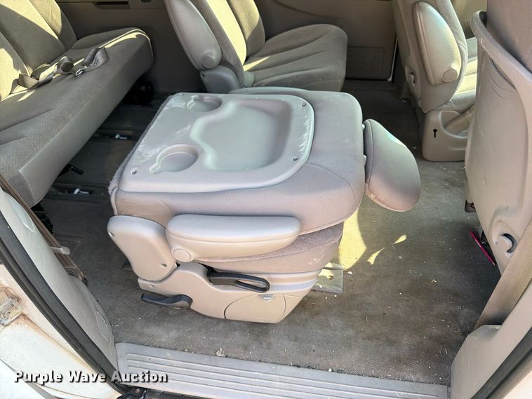 image for item DT3065 2003 Dodge Grand Caravan van
