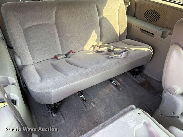 image for item DT3065 2003 Dodge Grand Caravan van