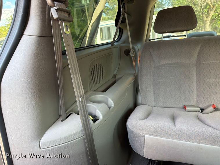 image for item DT3065 2003 Dodge Grand Caravan van